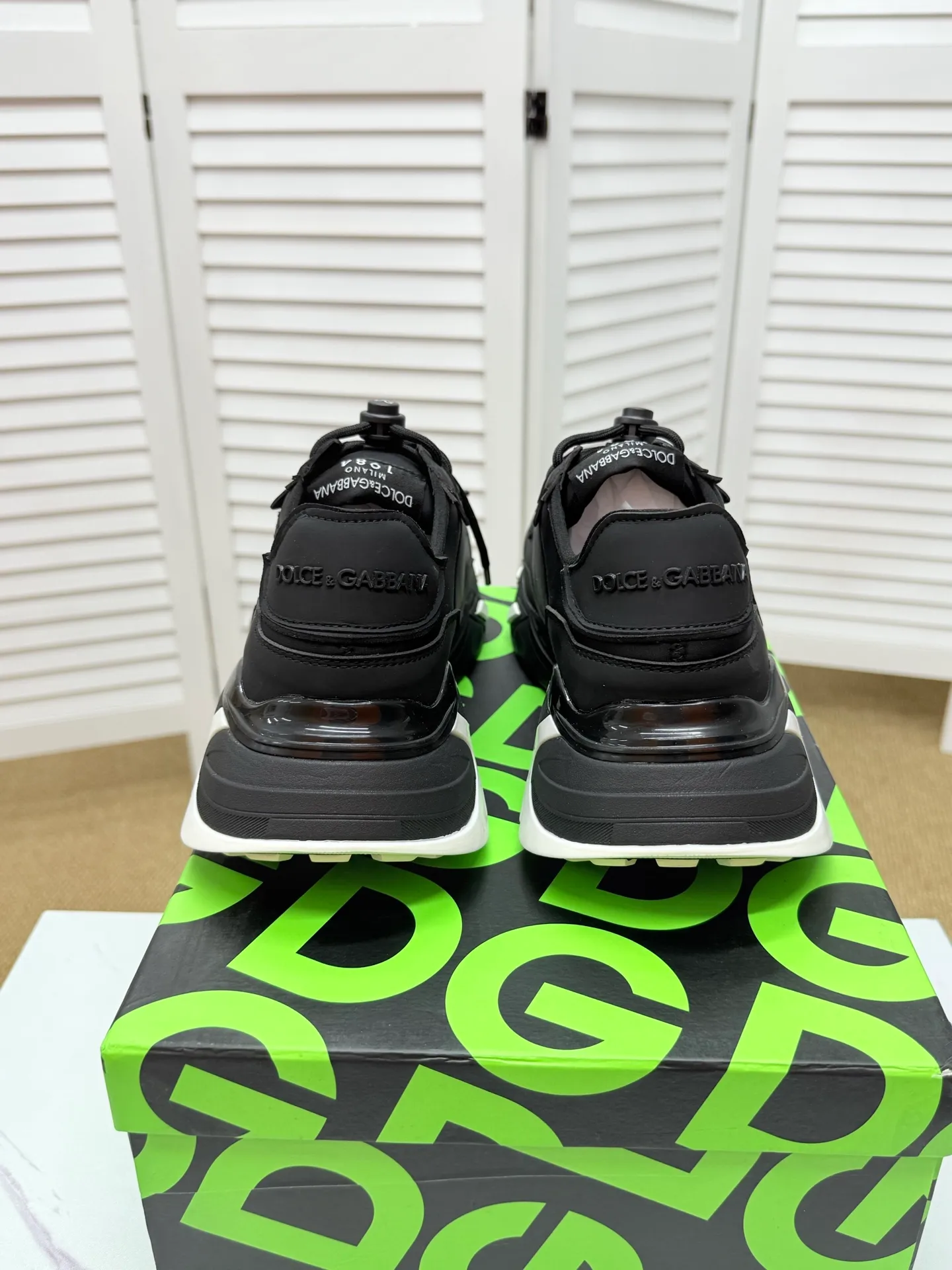 Men's clothing and shoes 260. The latest sports and casual shoes for couples (DG) are fashionable and versatile, and can add luster to various looks. Create an exquisite design with unique dynamic vitality and modern atmosphere, showing modern elegance. Size: 35-46 (custom-made sizes 45 and 46 are non-refundable) Se